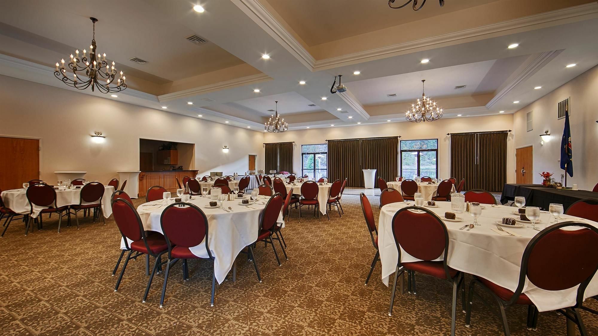 Best Western Lodge At River'S Edge Orofino Экстерьер фото